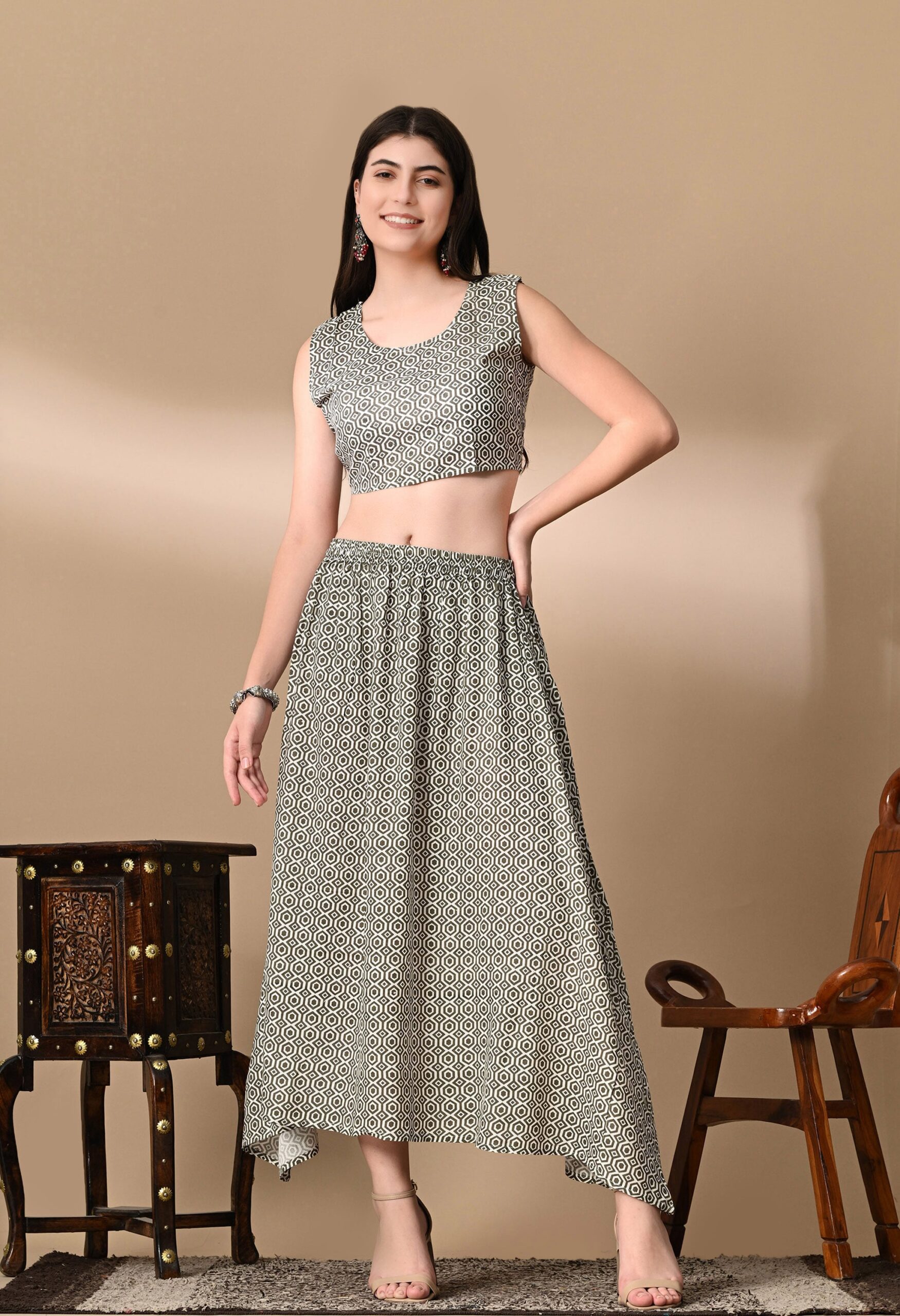 Aghanya Rayon Shrug Set – Chic & Versatile Layered Ethnic Outfit - Image 7