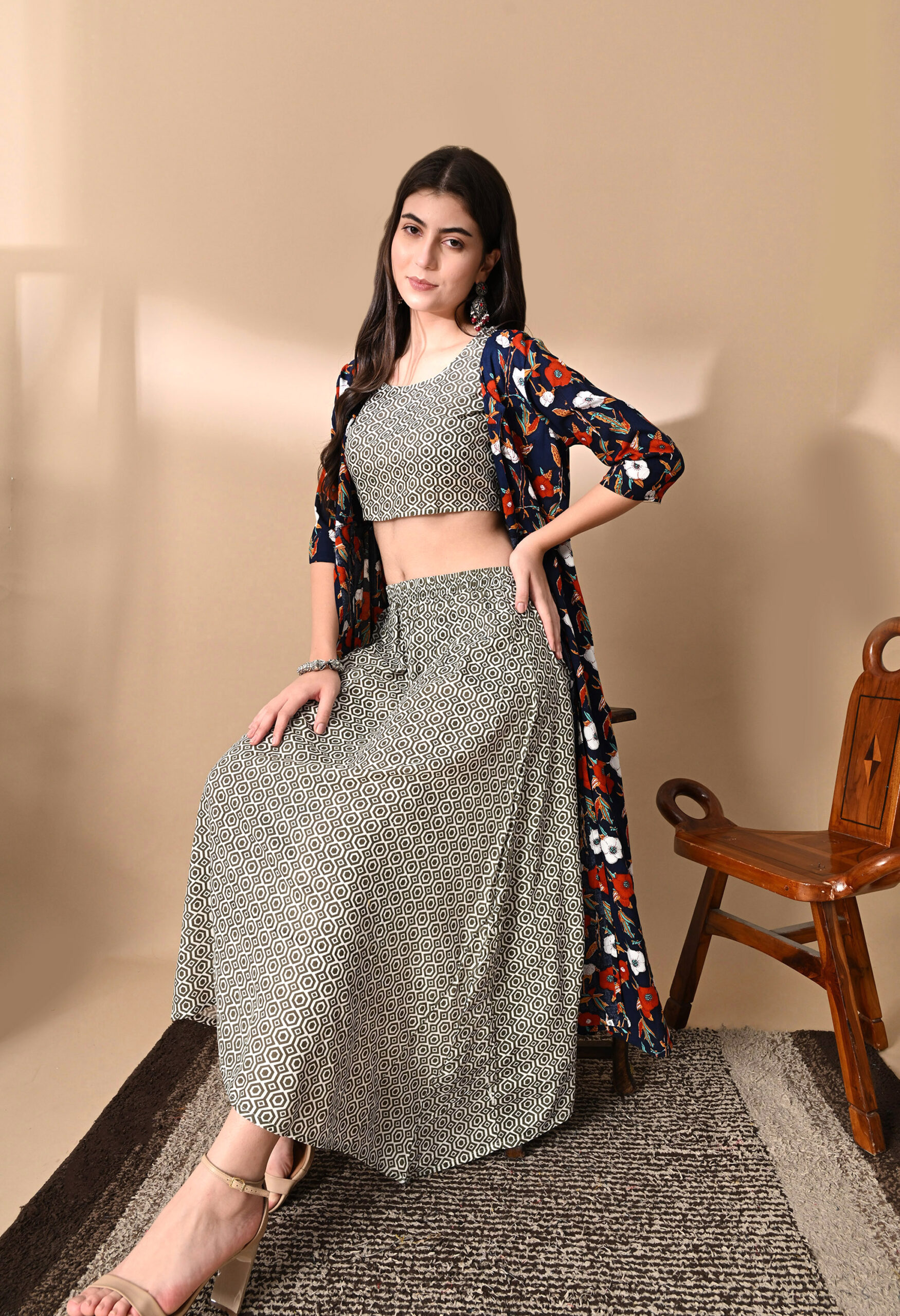 Aghanya Rayon Shrug Set – Chic & Versatile Layered Ethnic Outfit - Image 6